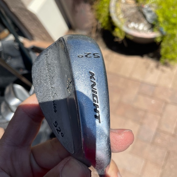 Knight Golf Wedge 52 Deg Professional Series  in right handed - Picture 3 of 6